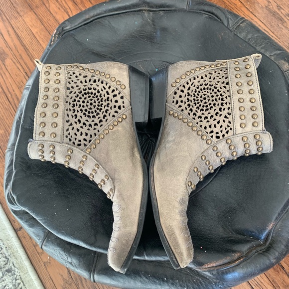 Anine Bing grey/silver studded laser cut booties - Picture 6 of 9